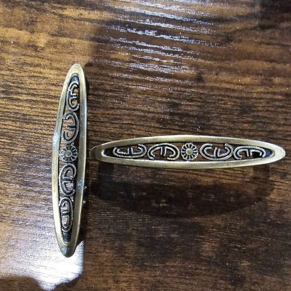 Set of 5 vintage drawer pulls. - Picture 2 of 4
